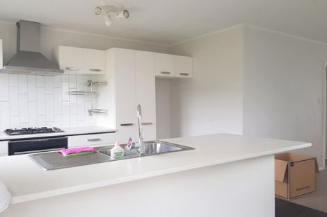 Photo of property in 2 Marie Crescent, Te Atatu South, Auckland, 0610