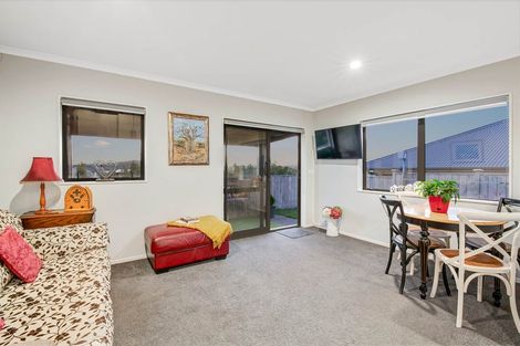 Photo of property in 14 Kingfisher Road, Silverdale, 0932
