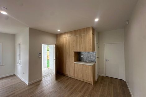 Photo of property in 2 Nikau Street, New Lynn, Auckland, 0600