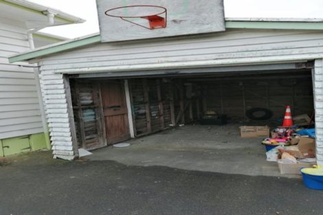 Photo of property in 3170 Great North Road, New Lynn, Auckland, 0600