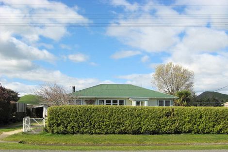 Photo of property in 14 Saint Clair Street, Takapau, 4203