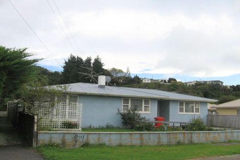 Photo of property in 75 Oxford Street, Tawa, Wellington, 5028