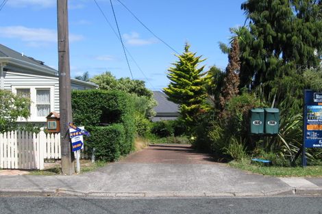 Photo of property in 16b Maunganui Road, Birkenhead, Auckland, 0626