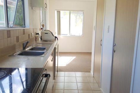 Photo of property in 2/276 East Coast Road, Milford, Auckland, 0620