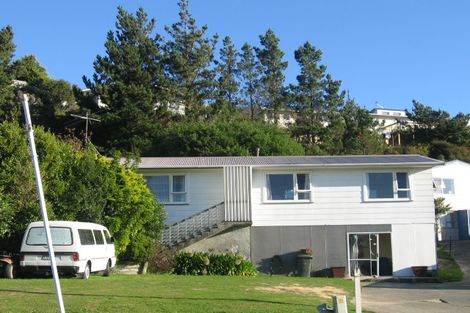 Photo of property in 106 Holborn Drive, Stokes Valley, Lower Hutt, 5019