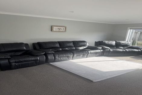 Photo of property in 92 Endeavour Drive, Whitby, Porirua, 5024