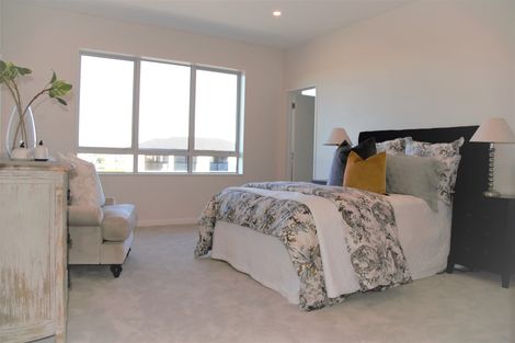 Photo of property in 98 Godfrey Drive, Orewa, 0931