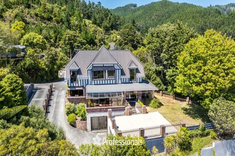 Photo of property in 1 Hobbit Lane, Pinehaven, Upper Hutt, 5371