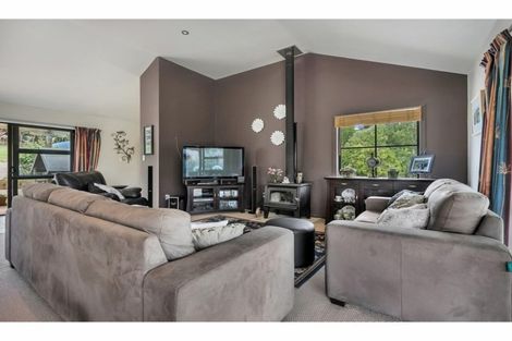 Photo of property in 11 Pineview Lane, Helensville, 0875