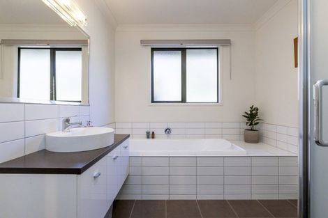 Photo of property in 11 Dalmore Way, Acacia Bay, Taupo, 3385