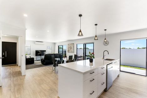 Photo of property in 5 Kermadec Crescent, Waipu, 0510