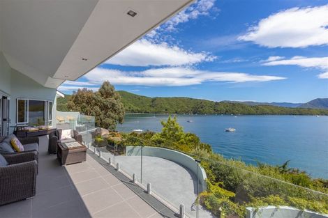 Photo of property in 2 Marina View, Waikawa, Picton, 7281