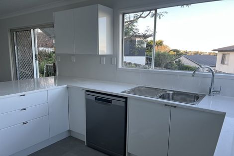 Photo of property in 2/57 Coronation Road, Hillcrest, Auckland, 0627