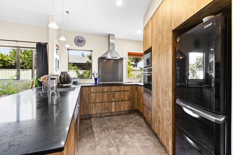 Photo of property in 9 Chelsea Drive, Taradale, Napier, 4112