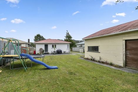 Photo of property in 52 Frederick Street, Wainuiomata, Lower Hutt, 5014
