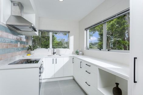 Photo of property in 1 Phillipa Place, Browns Bay, Auckland, 0630