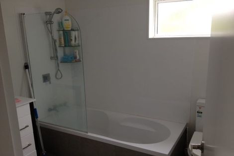 Photo of property in 8 Kopiko Way, Brooklyn, Wellington, 6021