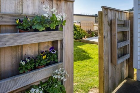 Photo of property in 209b Waddington Drive, Naenae, Lower Hutt, 5011