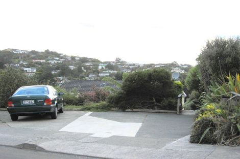 Photo of property in 30b Cheltenham Terrace, Newlands, Wellington, 6037