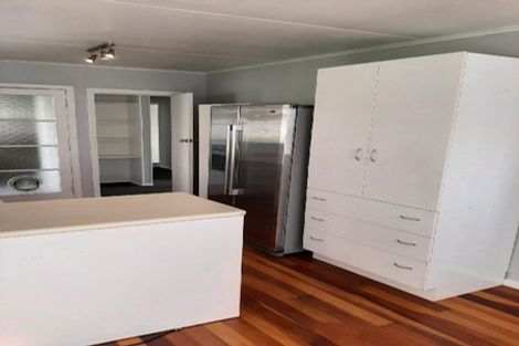 Photo of property in 70 Michael Road, Paraparaumu Beach, Paraparaumu, 5032