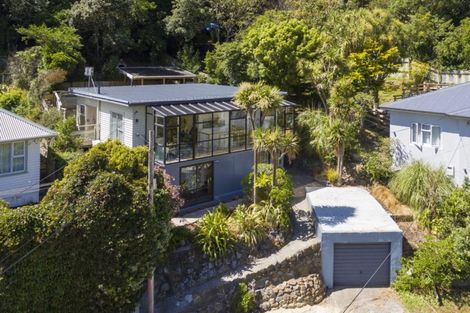 Photo of property in 137 Houghton Bay Road, Houghton Bay, Wellington, 6023