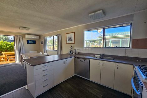 Photo of property in 386 Pukehina Parade, Pukehina, 3189