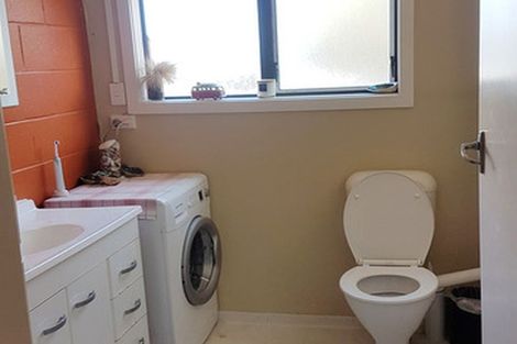 Photo of property in 102u1 Lyall Parade, Lyall Bay, Wellington, 6022