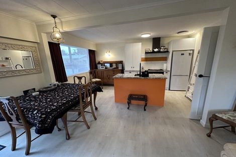 Photo of property in 25b Pehi Kupa Street, Waikanae, 5036