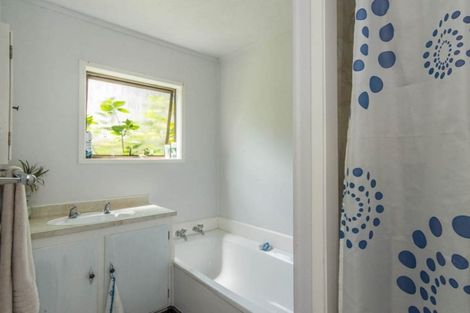 Photo of property in 66 Wirihana Road, Titirangi, Auckland, 0604