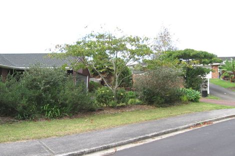 Photo of property in 12 Kerlin Crescent, West Harbour, Auckland, 0618