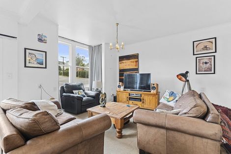 Photo of property in 28 Carrington Street, New Plymouth, 4310