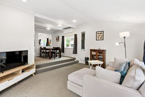 Photo of property in 21 Zealandia Road, Manly, Whangaparaoa, 0930