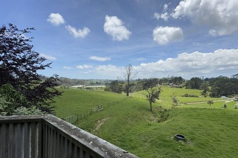 Photo of property in 14 Amreins Road, Waitakere, Henderson, 0782