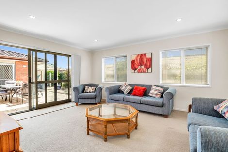 Photo of property in 21 Saltwood Street, Red Beach, 0932