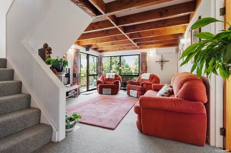 Photo of property in 8a/1 West Lynn Road, Titirangi, Auckland, 0604