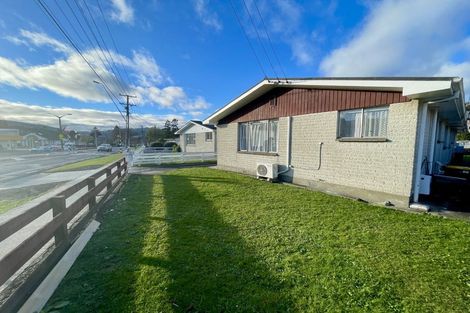 Photo of property in 205 Stokes Valley Road, Stokes Valley, Lower Hutt, 5019