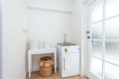 Photo of property in 71a Eastern Terrace, Beckenham, Christchurch, 8023