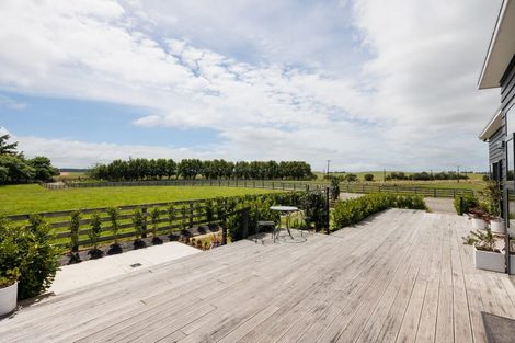Photo of property in 567 Lethbridge Road, Halcombe, 4775