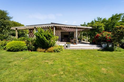 Photo of property in 88 Te Arei Road East, Lepperton, New Plymouth, 4373