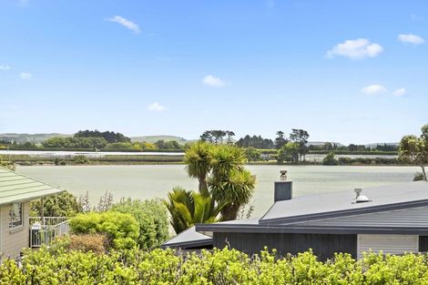 Photo of property in 114d Sandspit Road, Waiuku, 2123