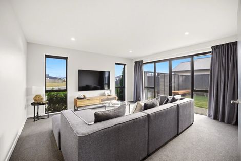 Photo of property in 9 Merino Crescent, Amberley, 7410