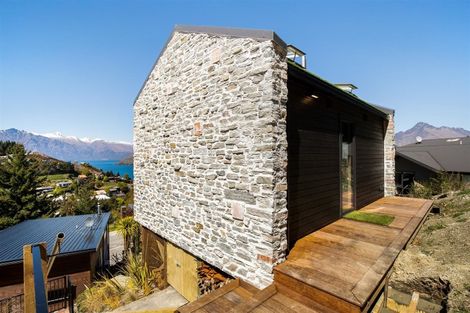 Photo of property in 45 Dart Place, Fernhill, Queenstown, 9300