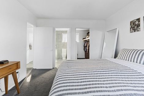 Photo of property in 49 Queens Road, Glen Avon, New Plymouth, 4312