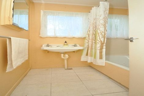 Photo of property in 1 Totara Street, Waiuku, 2123