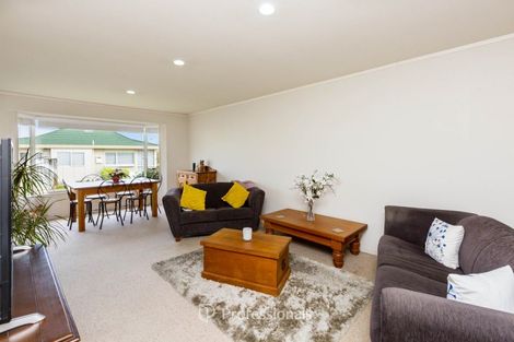 Photo of property in Kowhai Court, 16/17 John Street, Trentham, Upper Hutt, 5018
