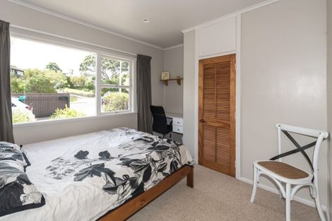 Photo of property in 16 Glamorgan Drive, Torbay, Auckland, 0630