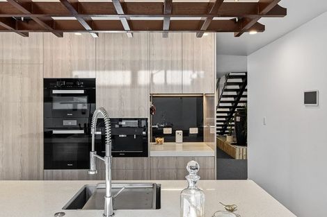 Photo of property in 14 Sir Lincoln Drive, Kumeu, 0810