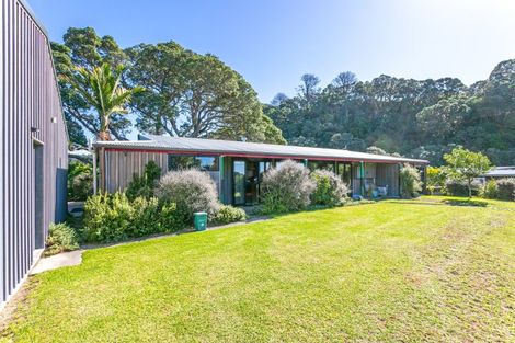 Photo of property in 7 Pye Place, Hot Water Beach, Whitianga, 3591