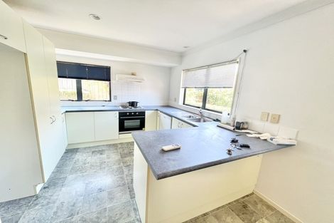 Photo of property in 12 Senator Drive, Manurewa, Auckland, 2105