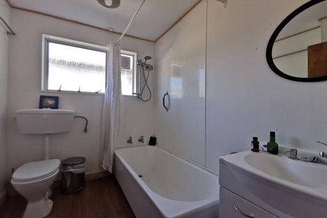 Photo of property in 171f4 Queens Drive, Lyall Bay, Wellington, 6022